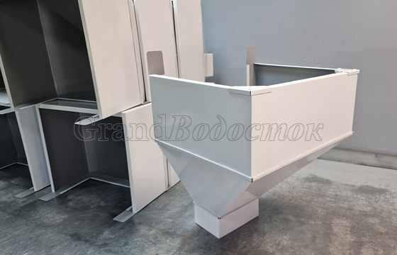 Квадратная водосточная воронка